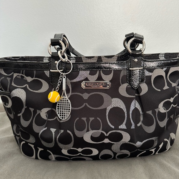 Tennis Bag Charm Keychain - Picture 1 of 2